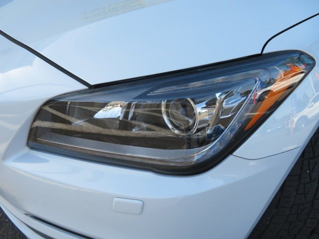 Used 2015 Casablanca White Hyundai 3.8L image 34