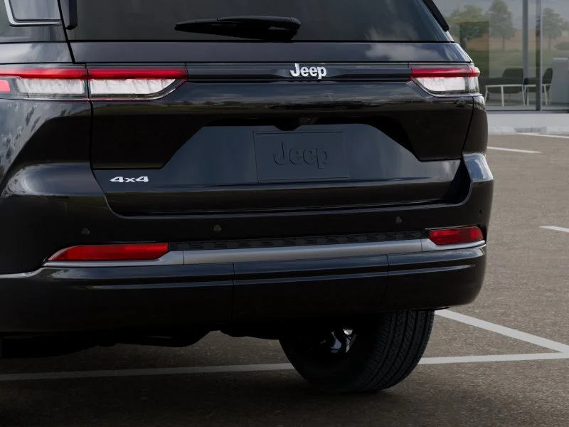 New 2026 Diamond Black Crystal Pearl-Coat Exterior Paint Jeep Limited image 39