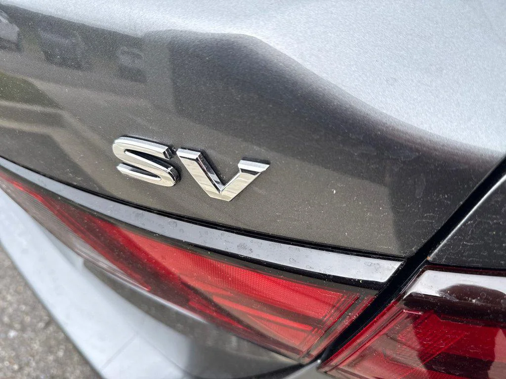 Used 2023 Gun Metallic Nissan SV CVT image 7