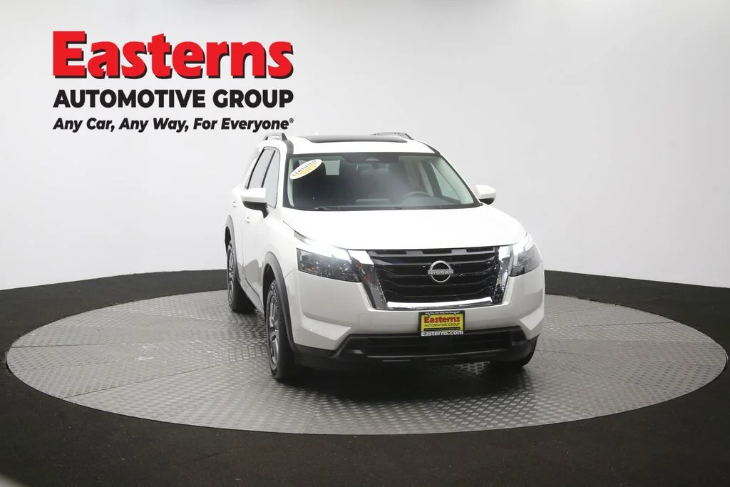 Used 2023 White Nissan SV image 54