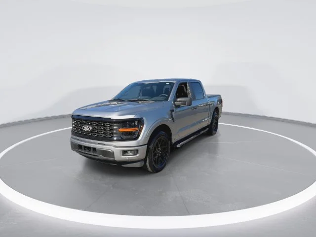 Used 2024 Silver Ford XLT image 4