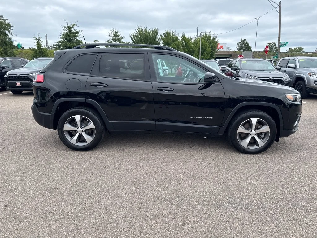 Used 2022 Black Jeep Limited image 8