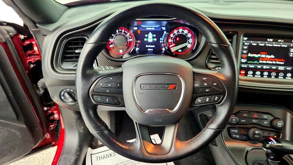 Used 2023 Octane Red Pearlcoat Dodge SXT AWD image 11