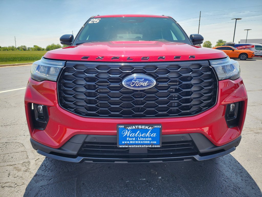 Used 2025 Rapid Red Metallic Tinted Clearcoat Ford ST-Line image 2