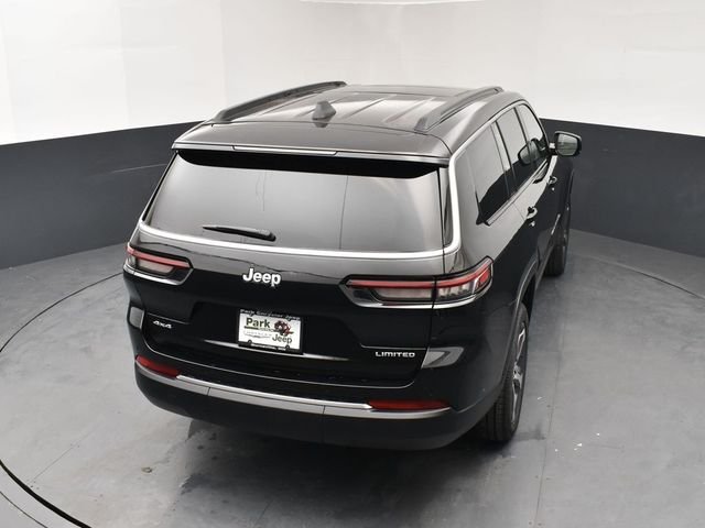 New 2026 Diamond Black Crystal Pearl-Coat Exterior Paint Jeep Limited image 17