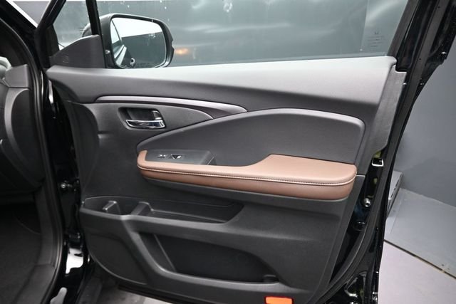 New 2026 Crystal Black Pearl Honda RTL image 25