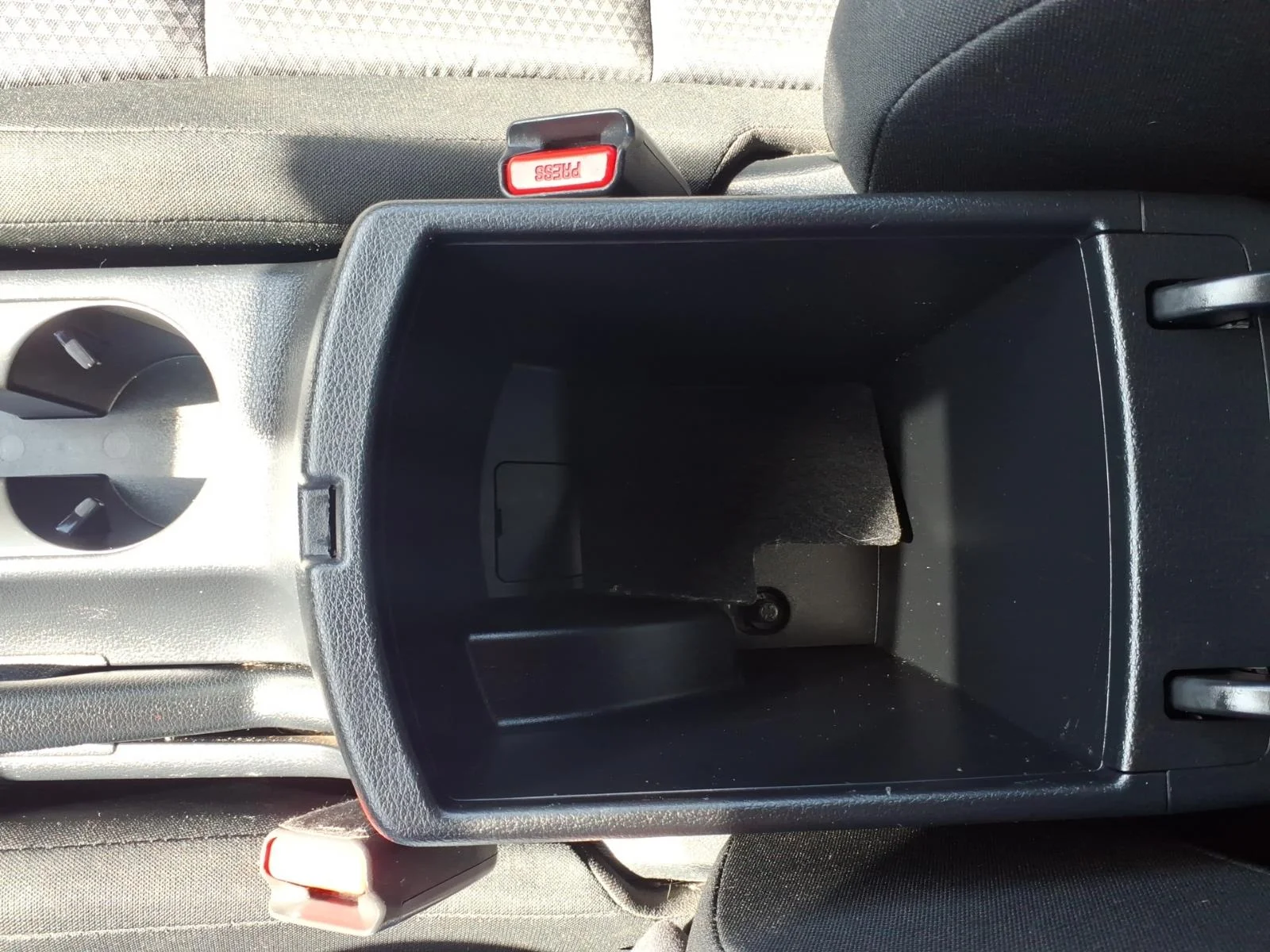 Used 2024 Snow White Pearl Kia LX image 24