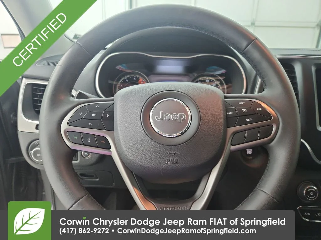 Certified Used 2022 Gray Jeep Latitude Lux image 22
