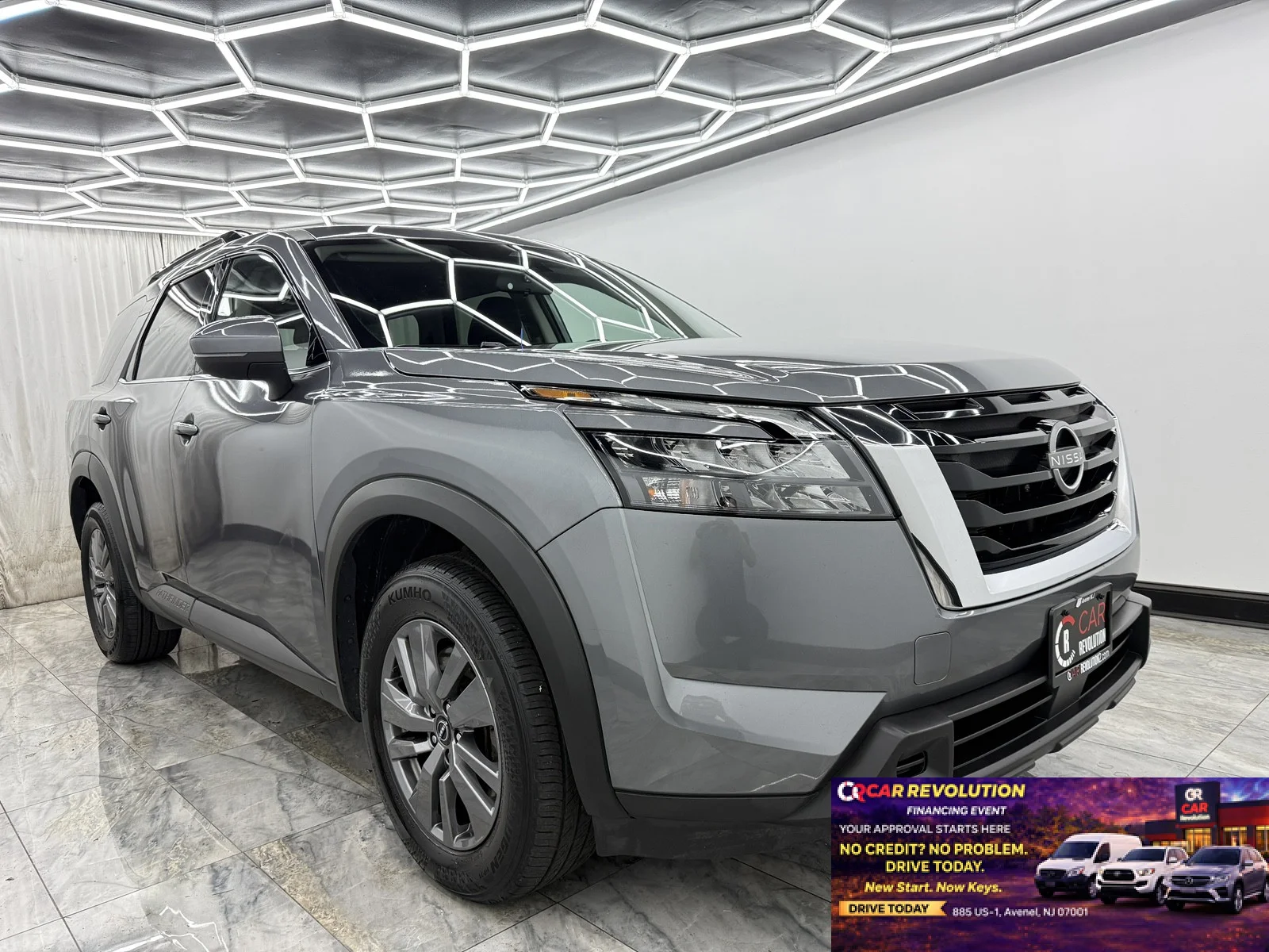 2025 Nissan Pathfinder SV 4WD's photo