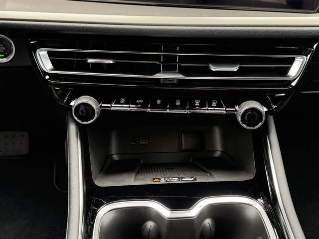 2026 Chevrolet Traverse LT - Photo 17