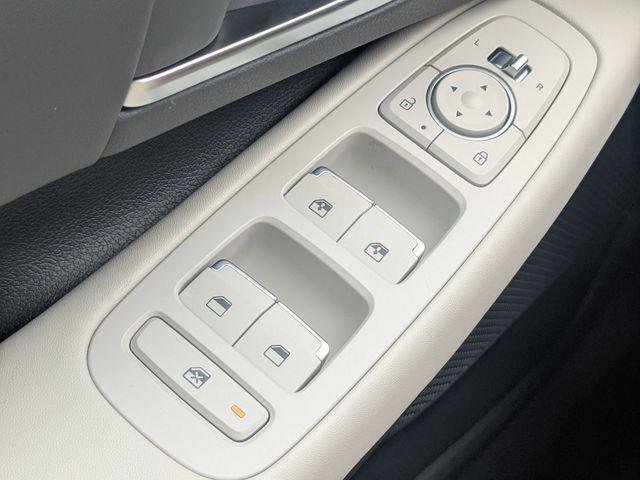 New 2026 White Hyundai SEL Sport image 23