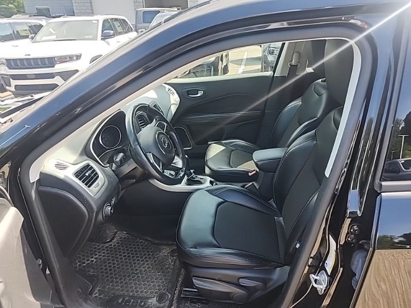 Used 2020 Black Jeep Latitude image 6