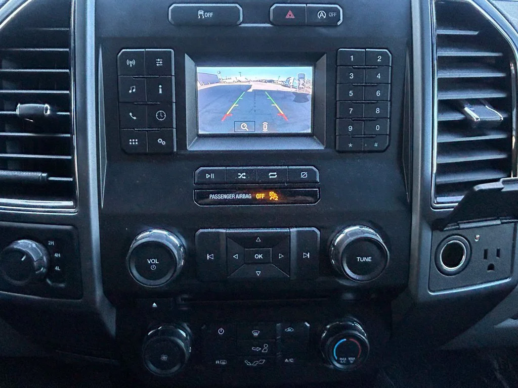 Used 2018 Oxford White Ford XLT image 17