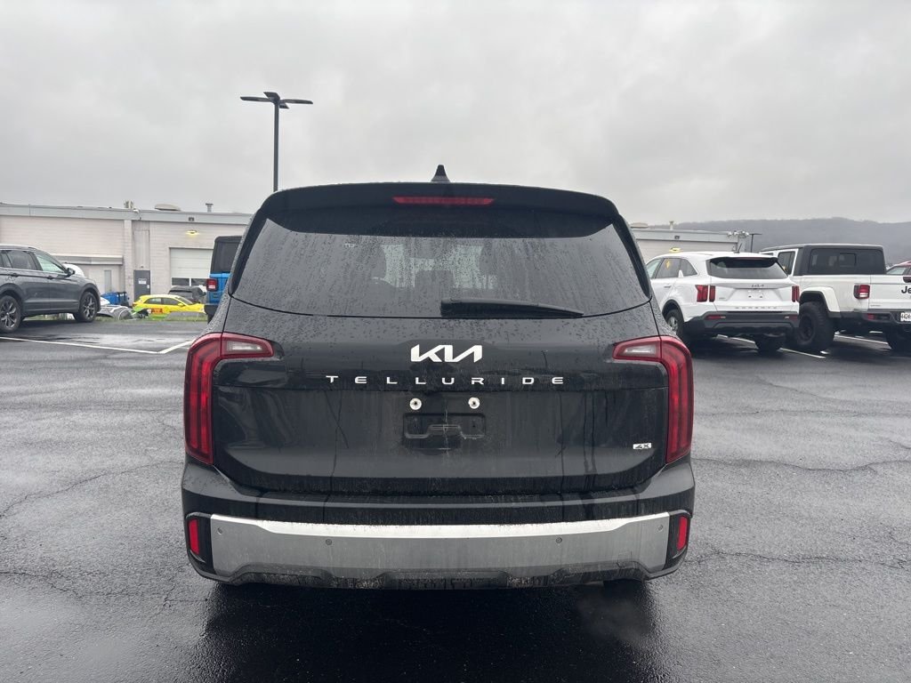 Certified Used 2023 Black Kia LX image 4