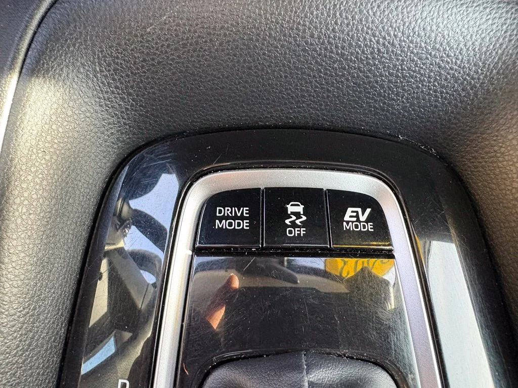 Used 2023 White Toyota LE image 31