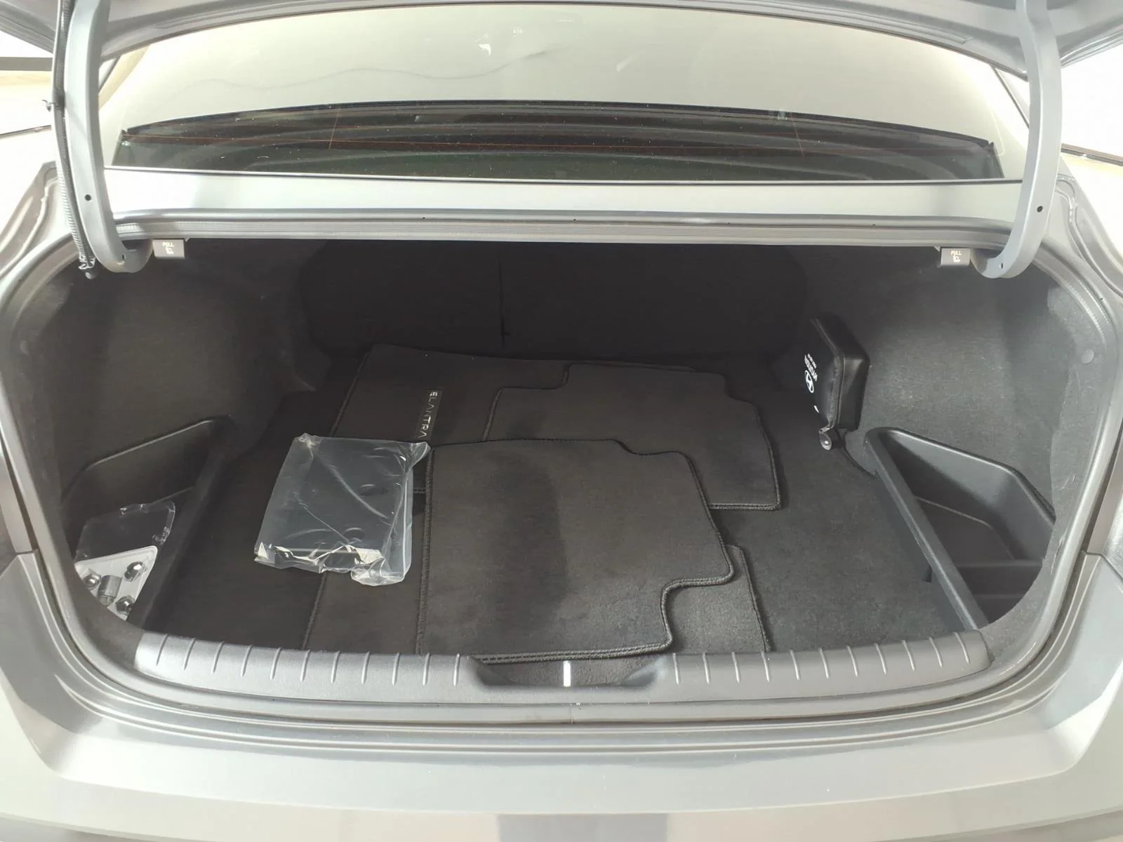 Used 2024 Ecotronic Gray Hyundai Limited image 35
