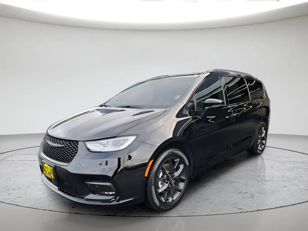 2026 Chrysler Pacifica Select's photo