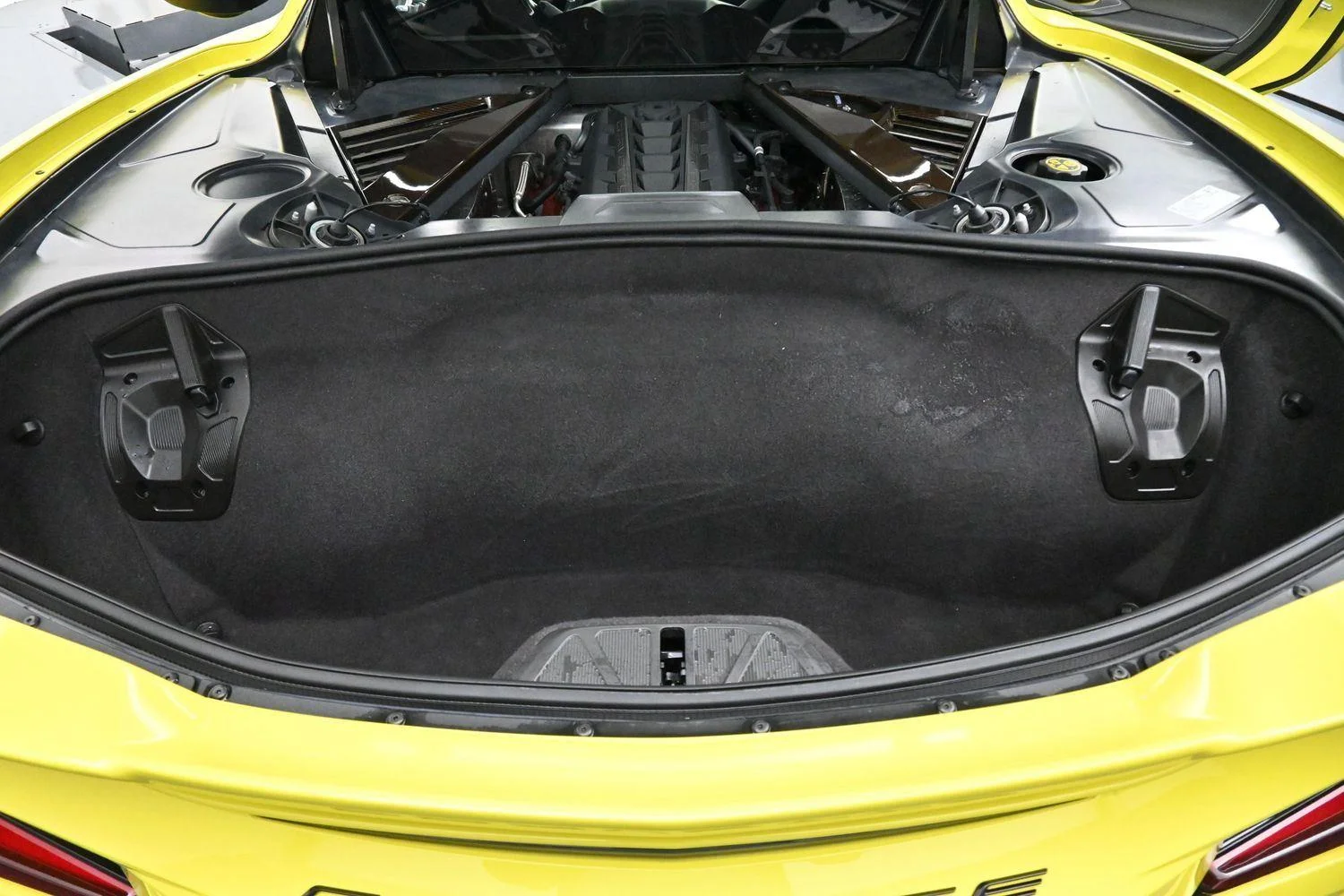 Used 2021 ACCELERATE YELLOW METALLIC Chevrolet 1LT image 9