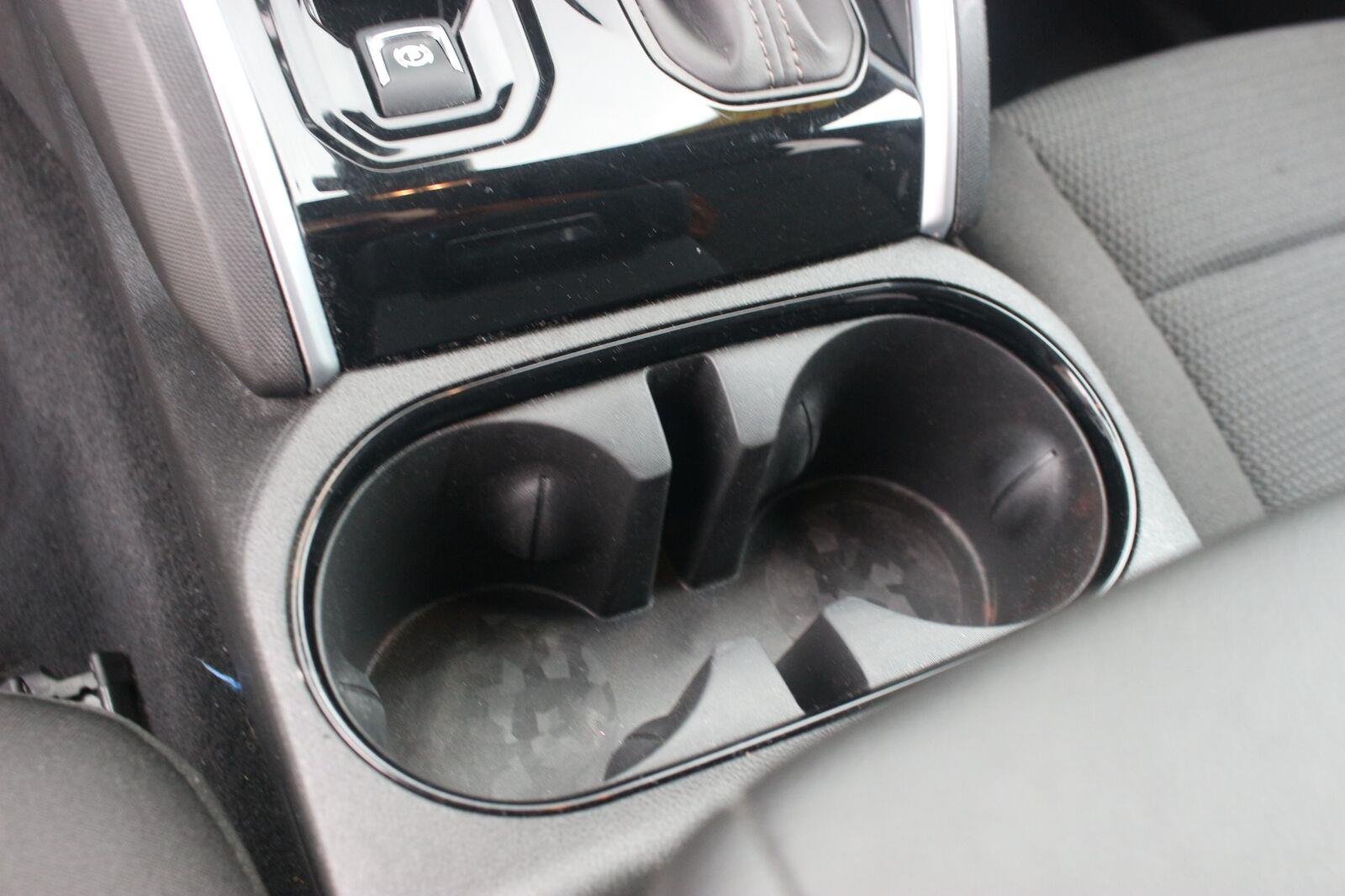 Used 2024 Summit White Chevrolet LT image 23