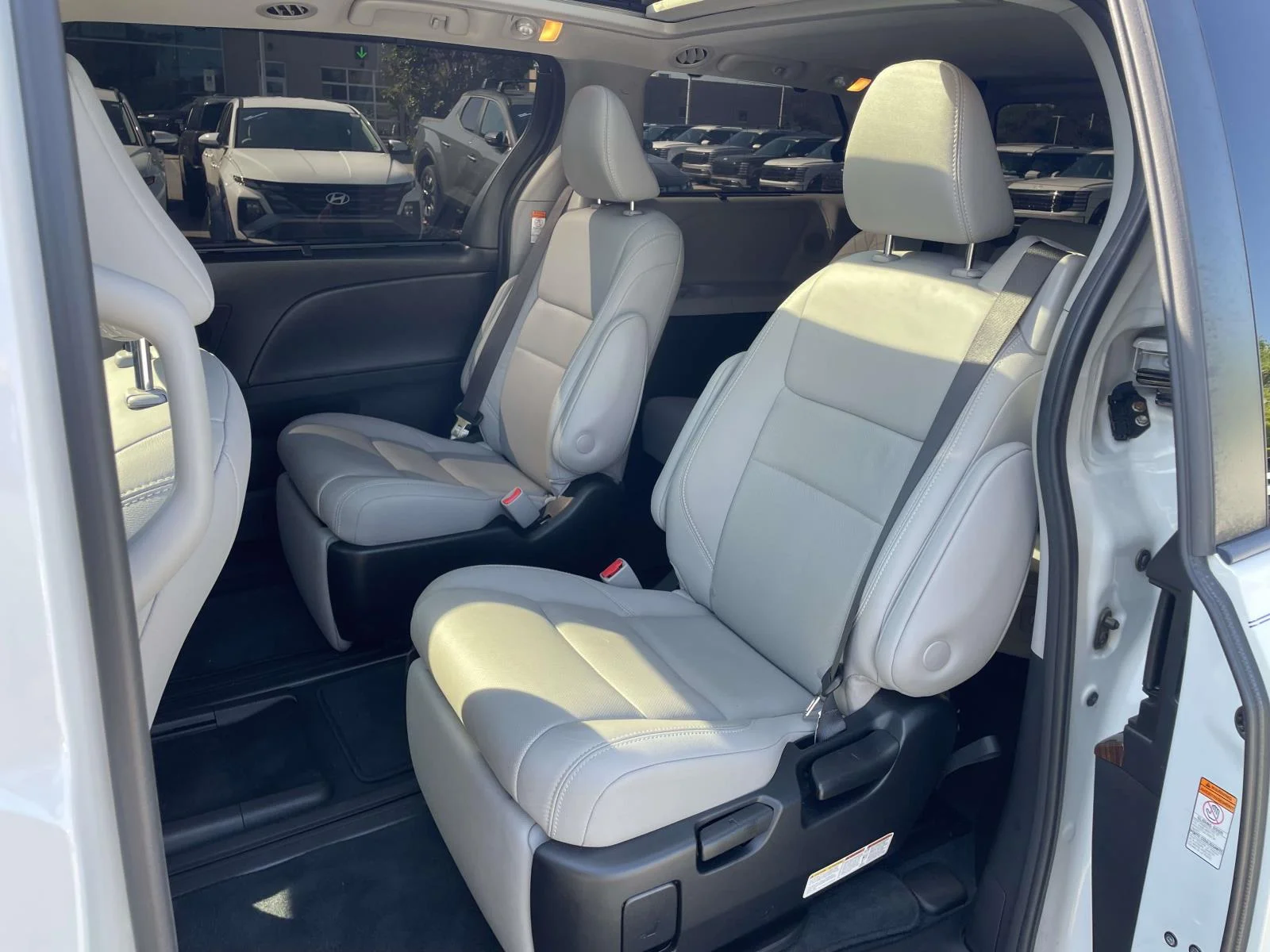 Used 2019 Blizzard Pearl Toyota Limited Premium image 2