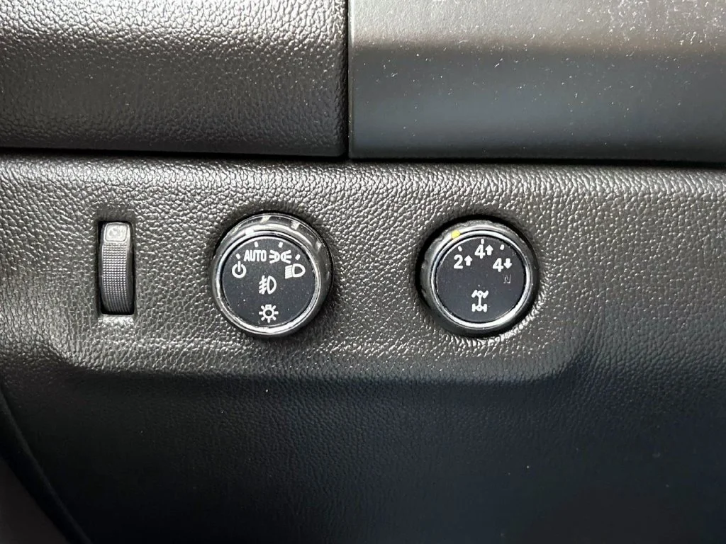 Used 2016 Black Chevrolet LT image 19