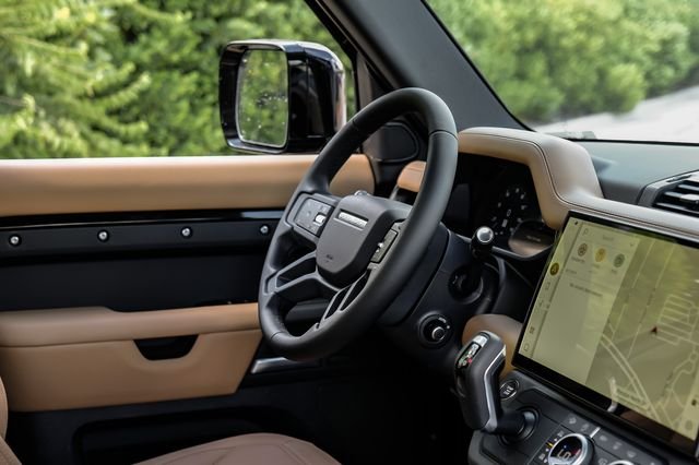 New 2026 Santorini Black Land Rover X-Dynamic SE image 20