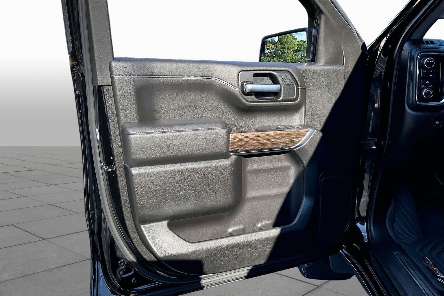Used 2021 Black Chevrolet LT image 21