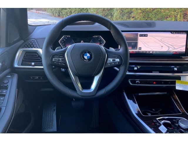 Used 2026 Skyscraper Grey Metallic BMW xDrive40i image 8