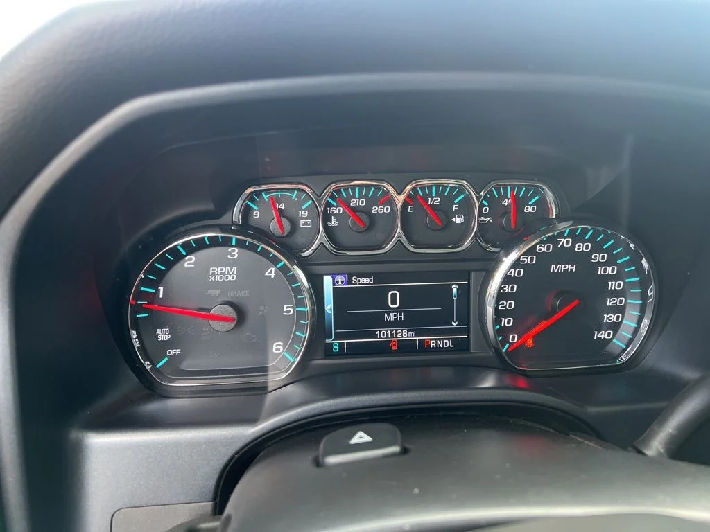 Used 2018 Silver Chevrolet LT image 12