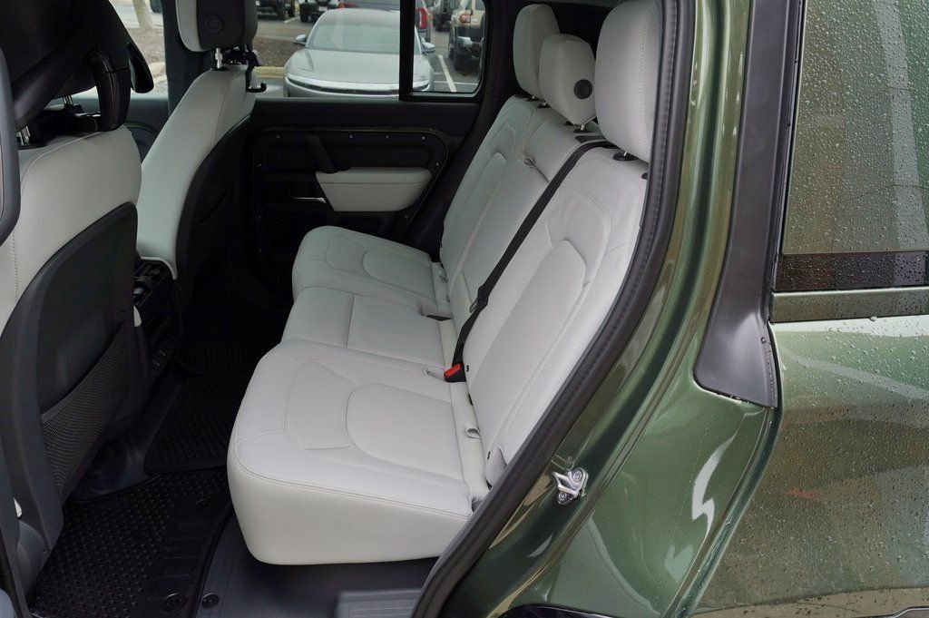 Certified Used 2026 Green Land Rover X-Dynamic SE image 23