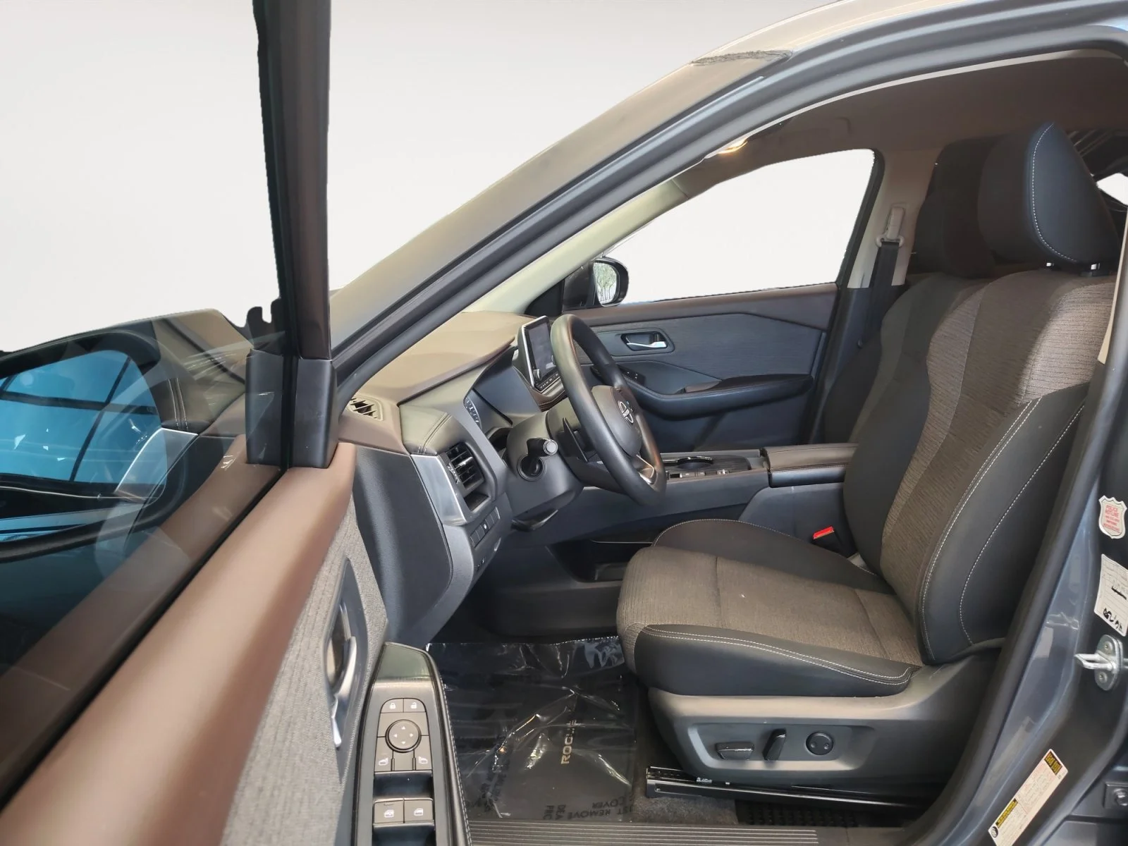 Used 2023 Gun Metallic Nissan SV image 23