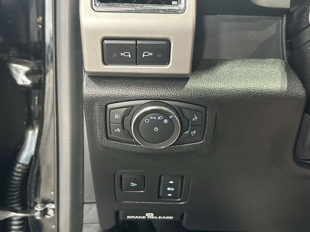 Used 2018 Shadow Black Ford Lariat image 34