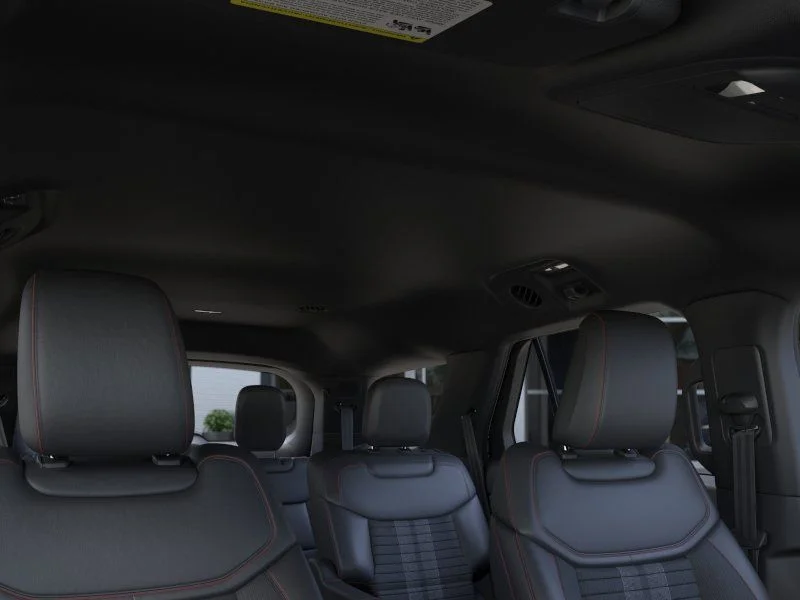 New 2026 Star White Metallic Tri-Coat Ford ST-Line image 23