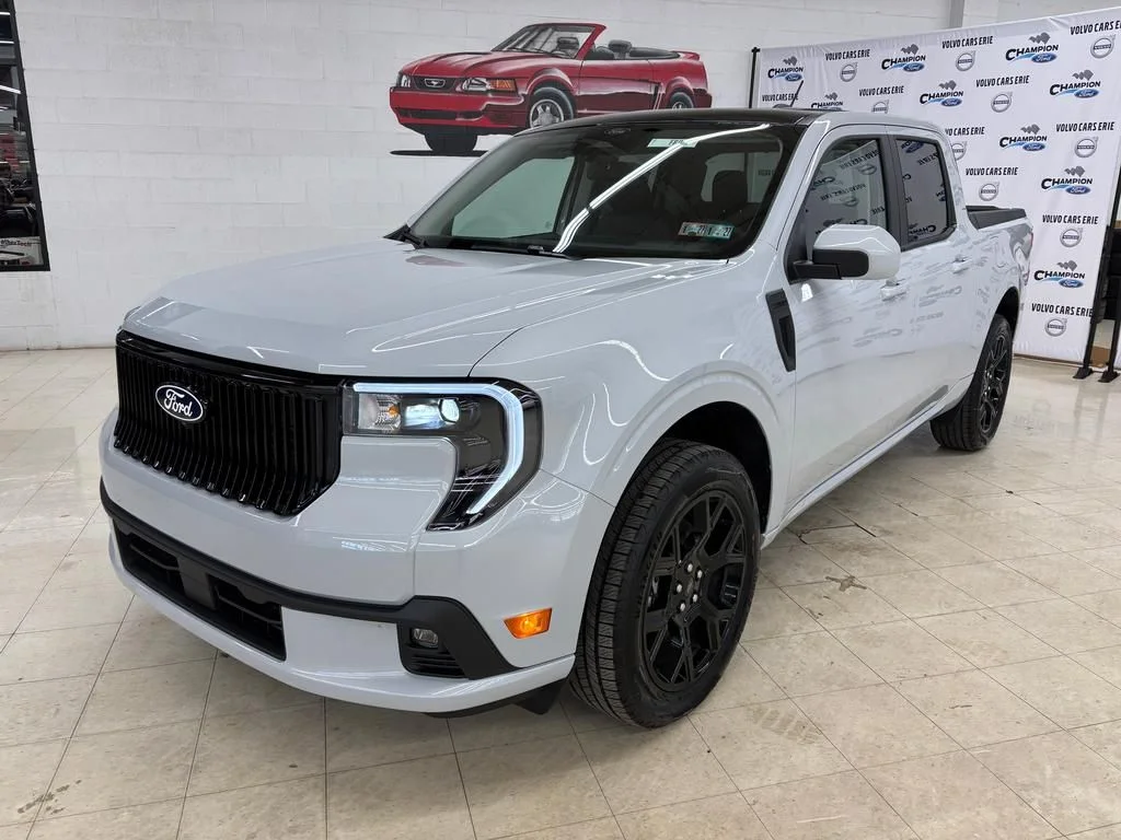 New 2026 Space White Metallic Ford Lobo™ image 3