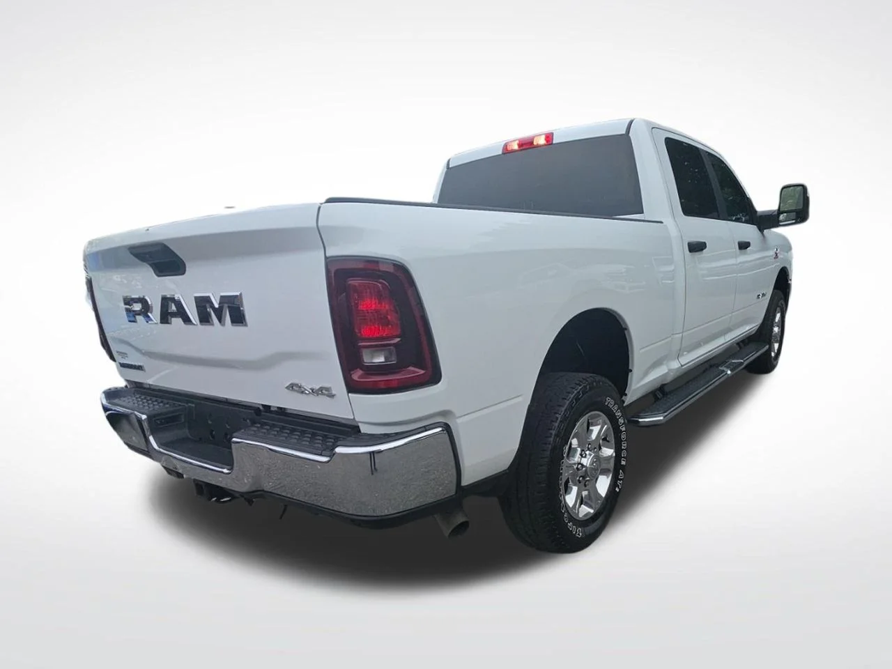 Used 2025 White Ram Big Horn image 5