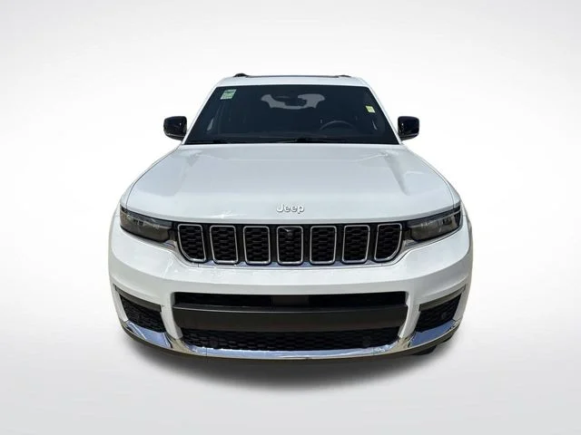 Used 2025 White Jeep Limited image 2