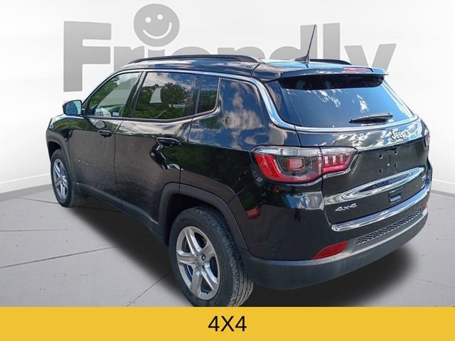 Used 2023 Black Jeep Latitude image 9