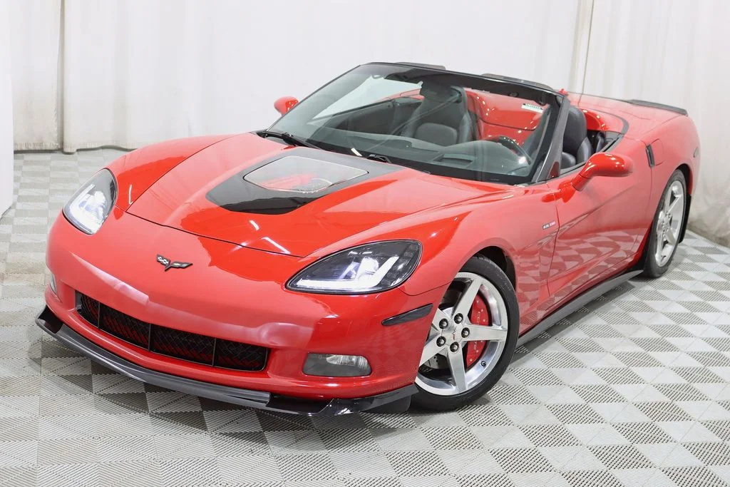 Used 2005 Red Chevrolet Base image 5