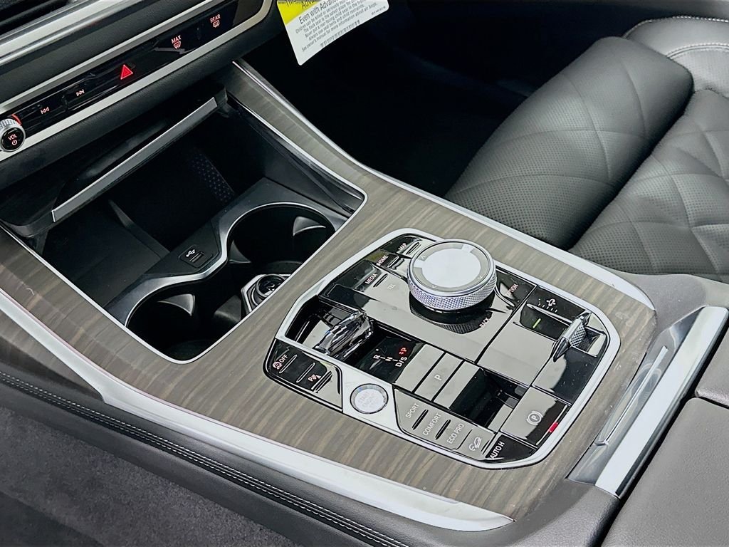 Used 2026 Mineral White Metallic BMW xDrive40i image 15