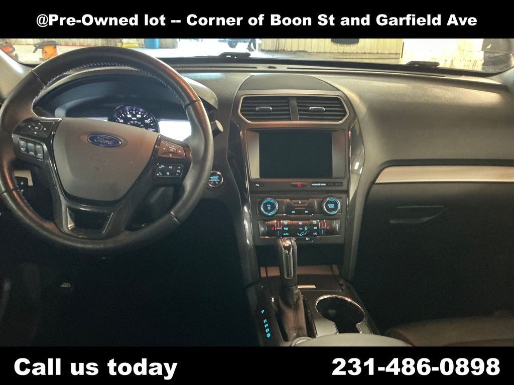 Used 2017 Gold Ford XLT image 18