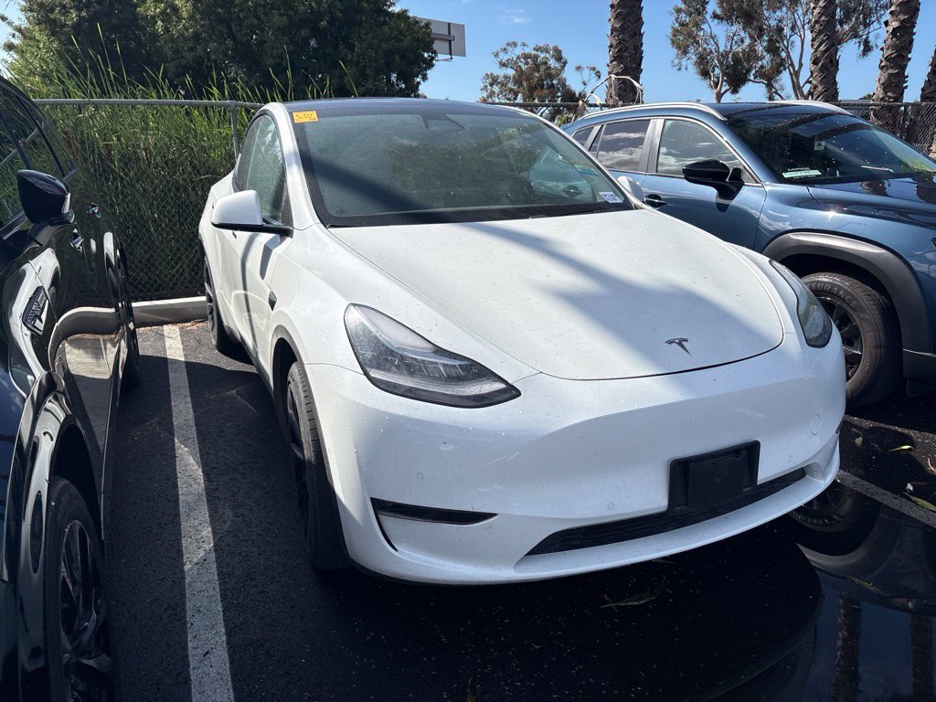 Used 2020  Tesla Performance image 3