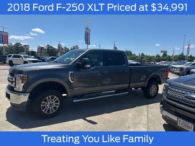 2018 Ford F-250 XLT 4x4 Crew Cab 8' Box's photo