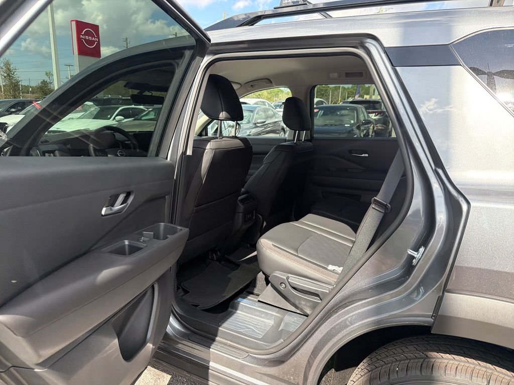 New 2026 Nissan Pathfinder SL 4D Sport Utility