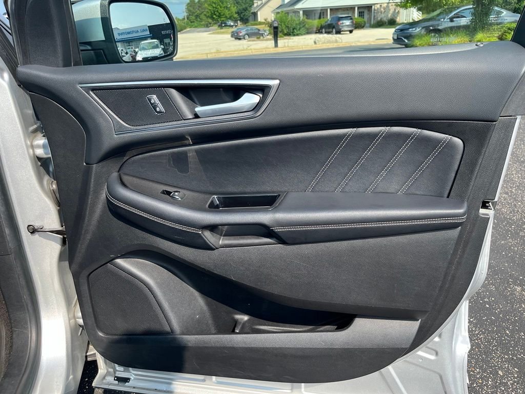 Used 2016 Silver Ford Sport image 11