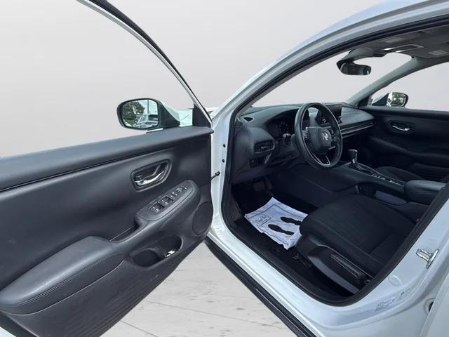 Used 2025 White Honda LX image 33