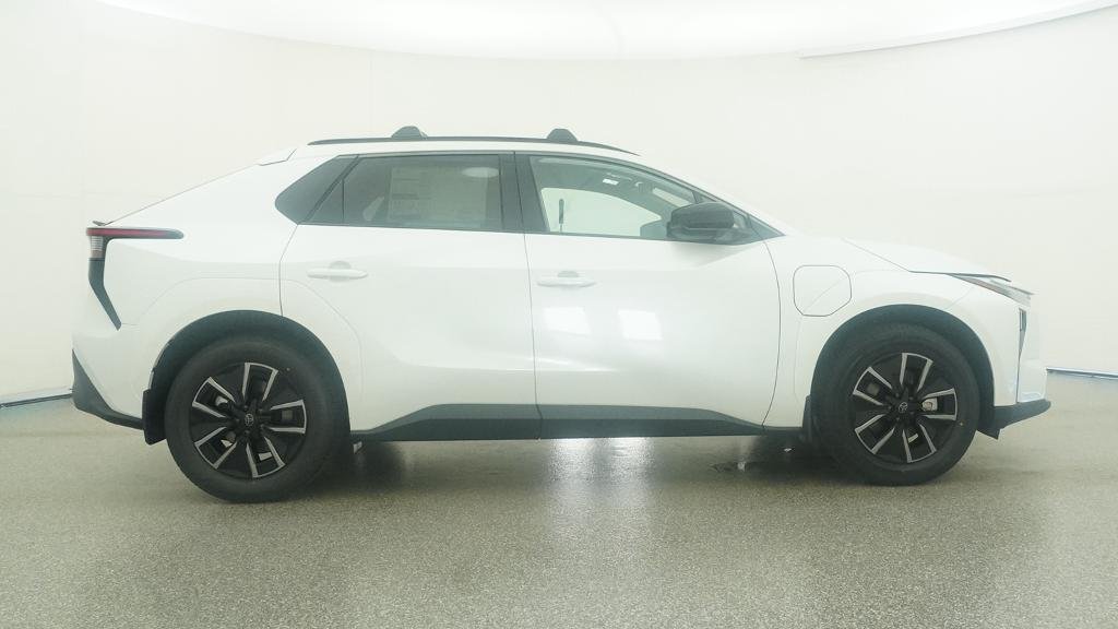 New 2026 Wind Chill Pearl Toyota XLE image 13