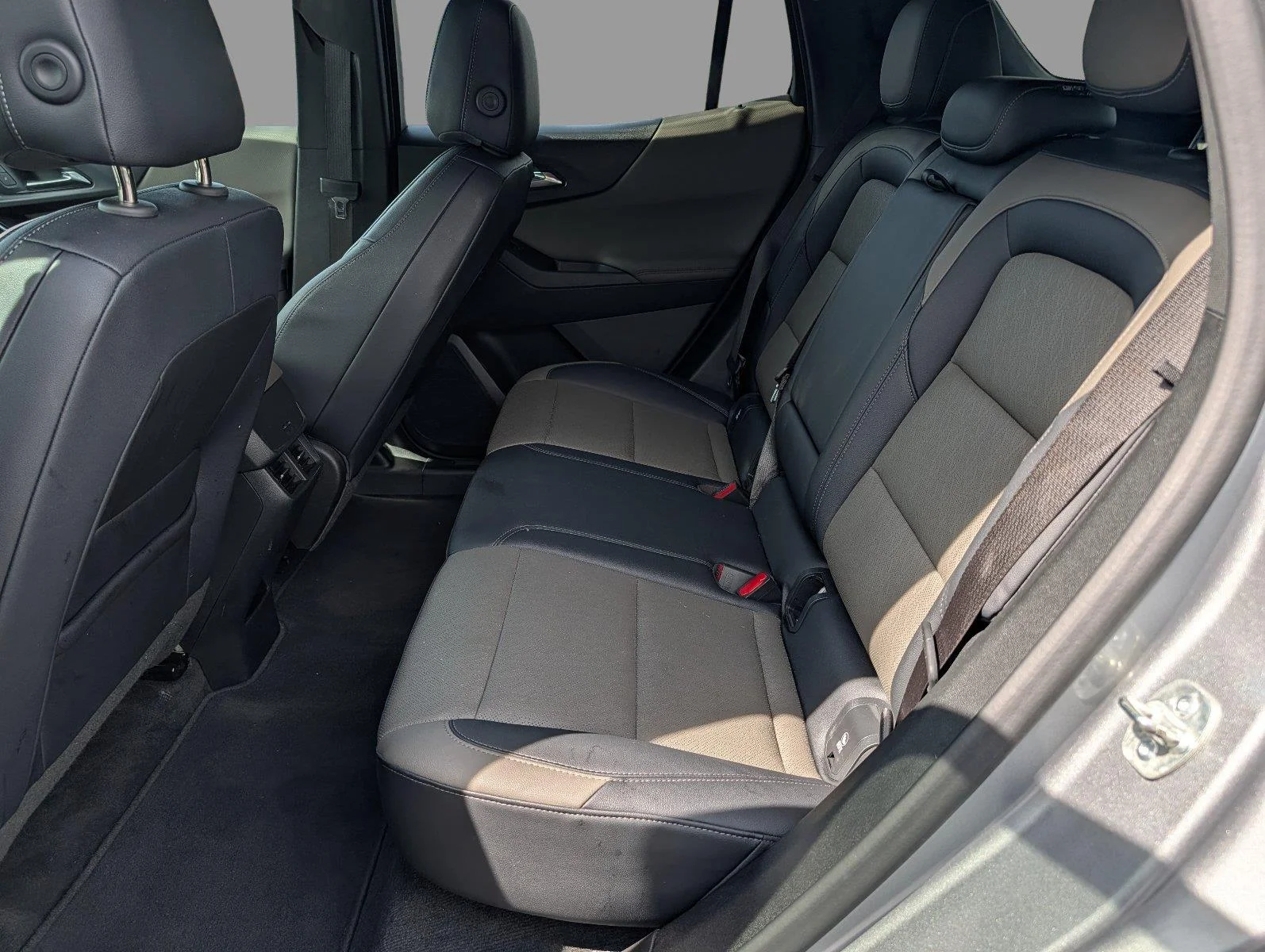 Used 2025 Sterling Gray Metallic Chevrolet LT image 32