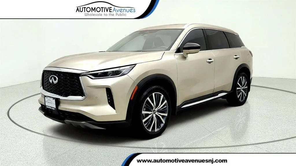 Used 2023 Warm Titanium INFINITI SENSORY AWD image 1