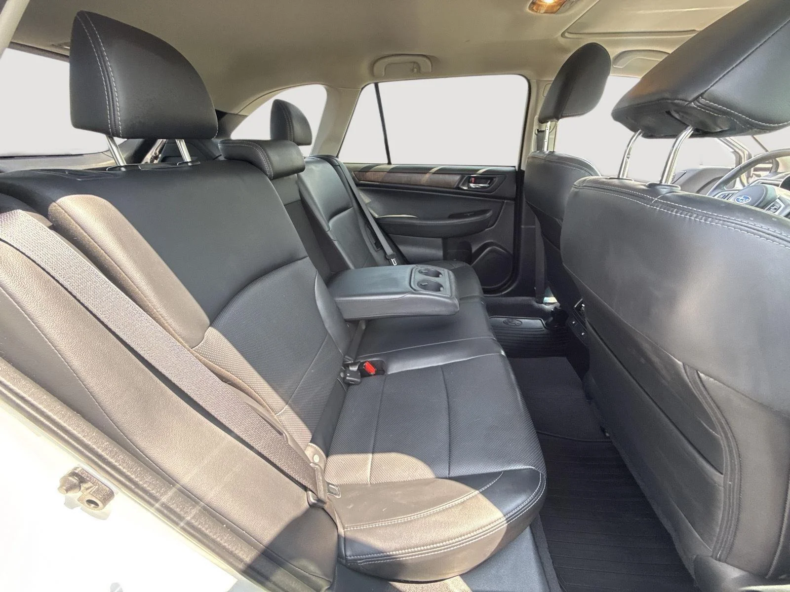 Used 2017 Crystal White Pearl Subaru Limited image 5