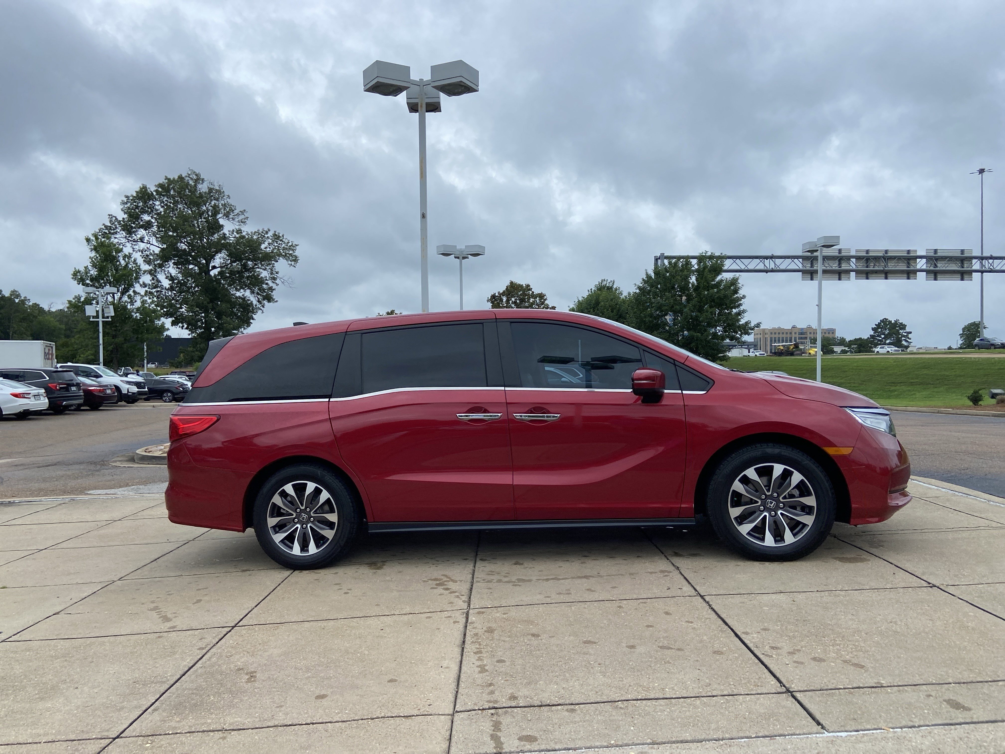 Used 2023 Radiant Red Metallic II Honda EX-L image 13